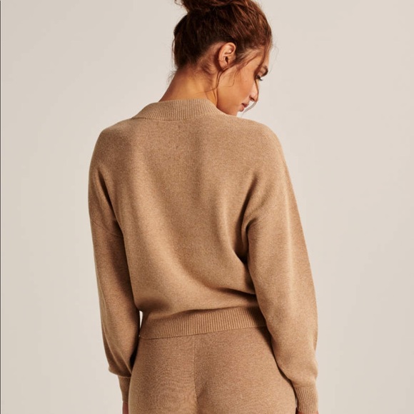 Crewneck Lounge Sweater - Picture 6 of 7